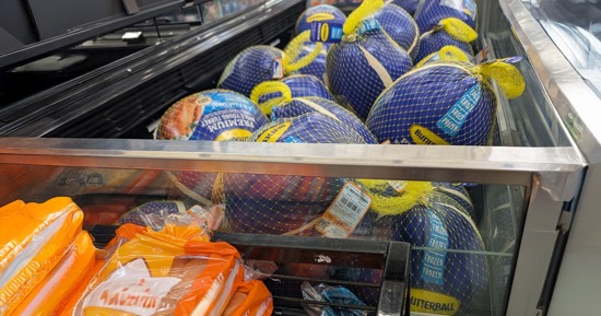 o eat well without overspending, make a list when going grocery shopping for the holidays. Photo by Chabella Guzman   