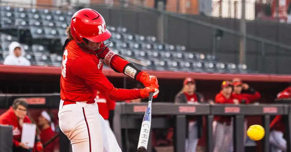 Huskers Fall to No. 3 Tennessee, 4-1