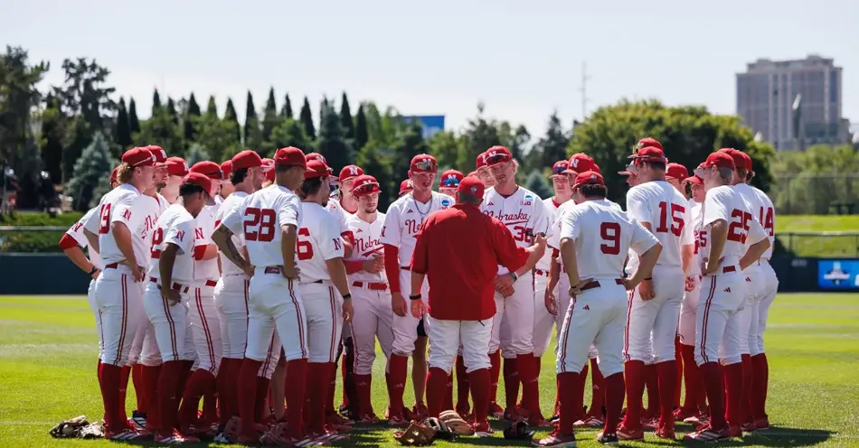 Huskers Conclude Season in Lincoln Regional