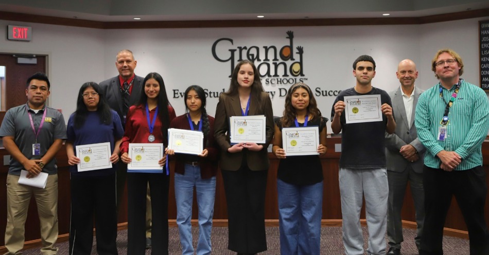 10 GISH Students Earn Nebraska Seal of Biliteracy 