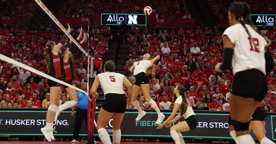 Husker Volleyball Tops Utes, 3-1 