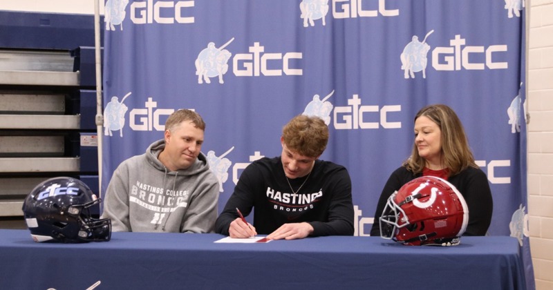 Haney Signs With Hastings College Football 