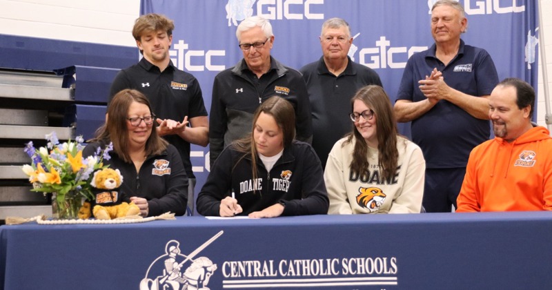 Laura Blake Signs With Doane Track & Field 