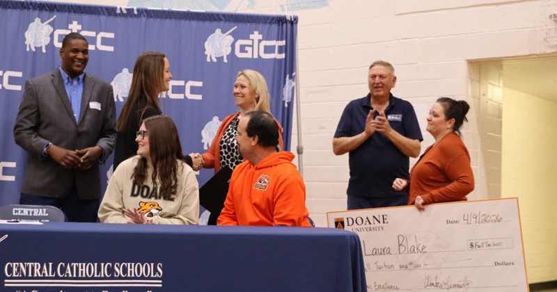 Laura Blake Signs With Doane Track & Field 