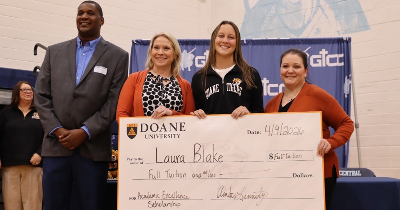 Laura Blake Signs With Doane Track & Field 
